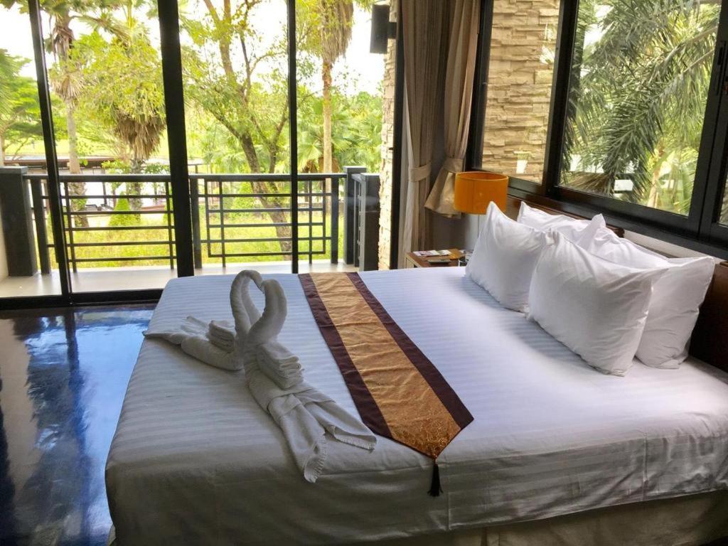 Suwan Golf & Country Club Hotel Nakhon Pathom Eksteriør billede