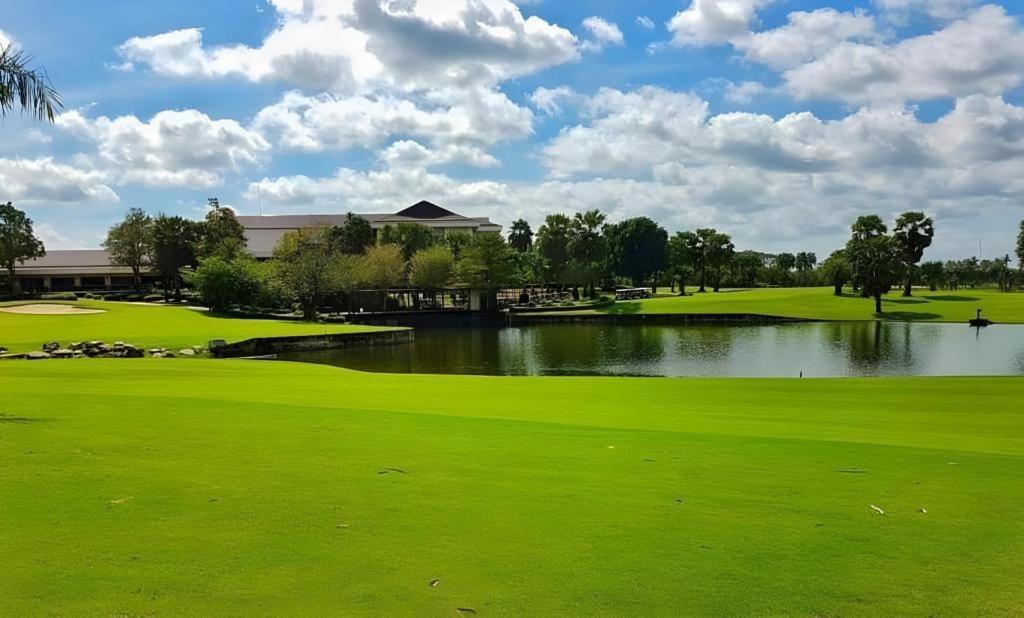 Suwan Golf & Country Club Hotel Nakhon Pathom Eksteriør billede