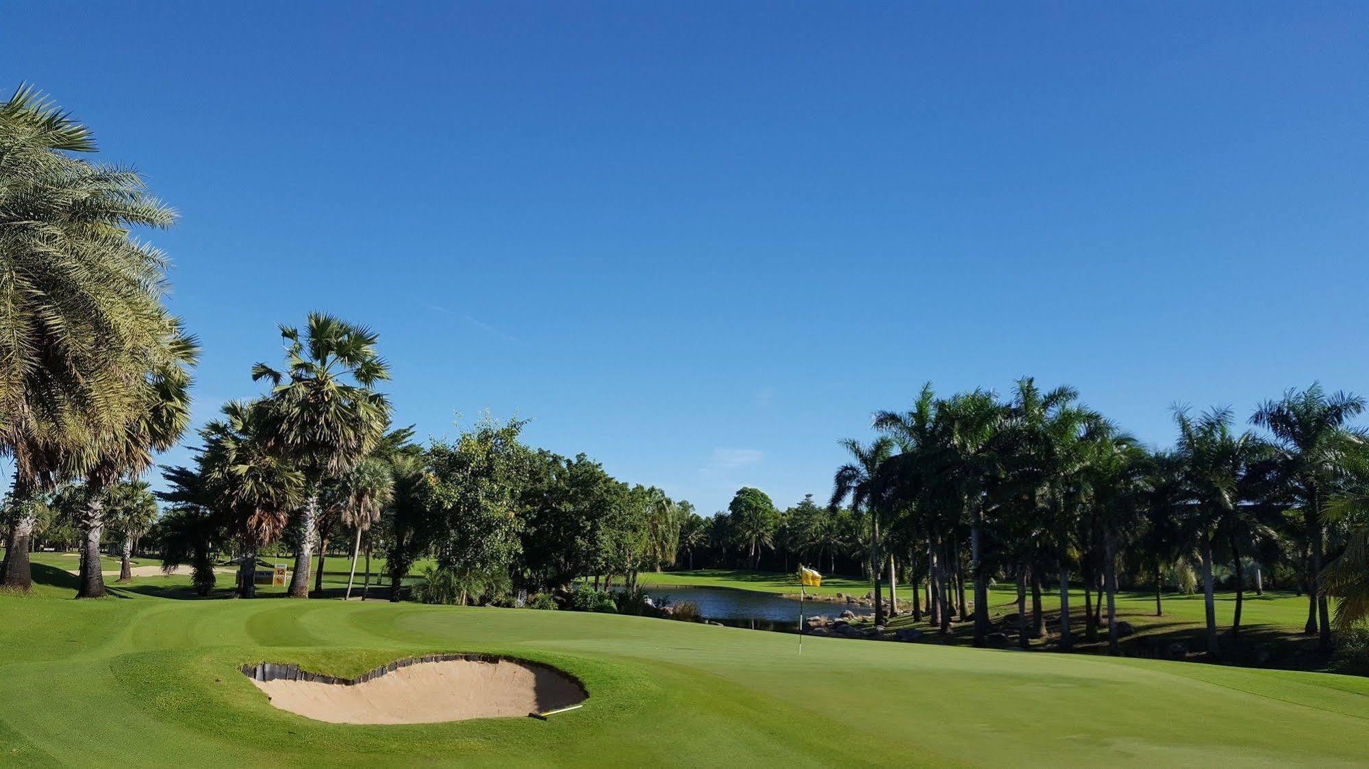 Suwan Golf & Country Club Hotel Nakhon Pathom Eksteriør billede