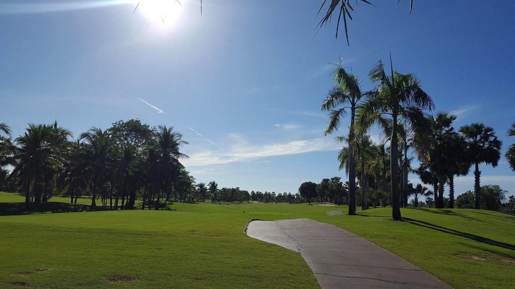 Suwan Golf & Country Club Hotel Nakhon Pathom Eksteriør billede