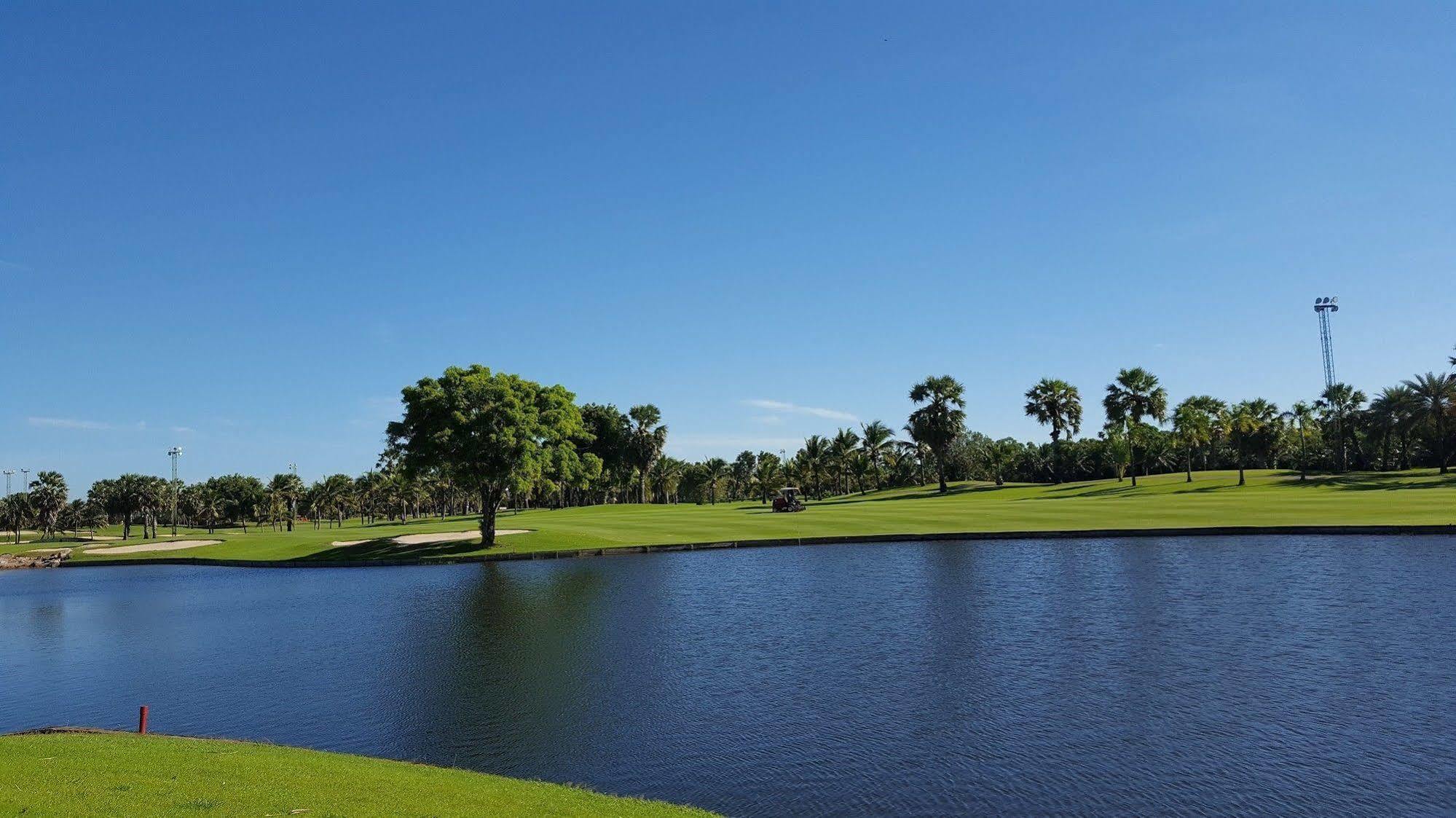 Suwan Golf & Country Club Hotel Nakhon Pathom Eksteriør billede