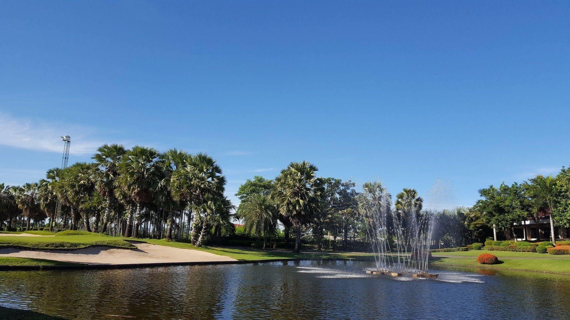 Suwan Golf & Country Club Hotel Nakhon Pathom Eksteriør billede