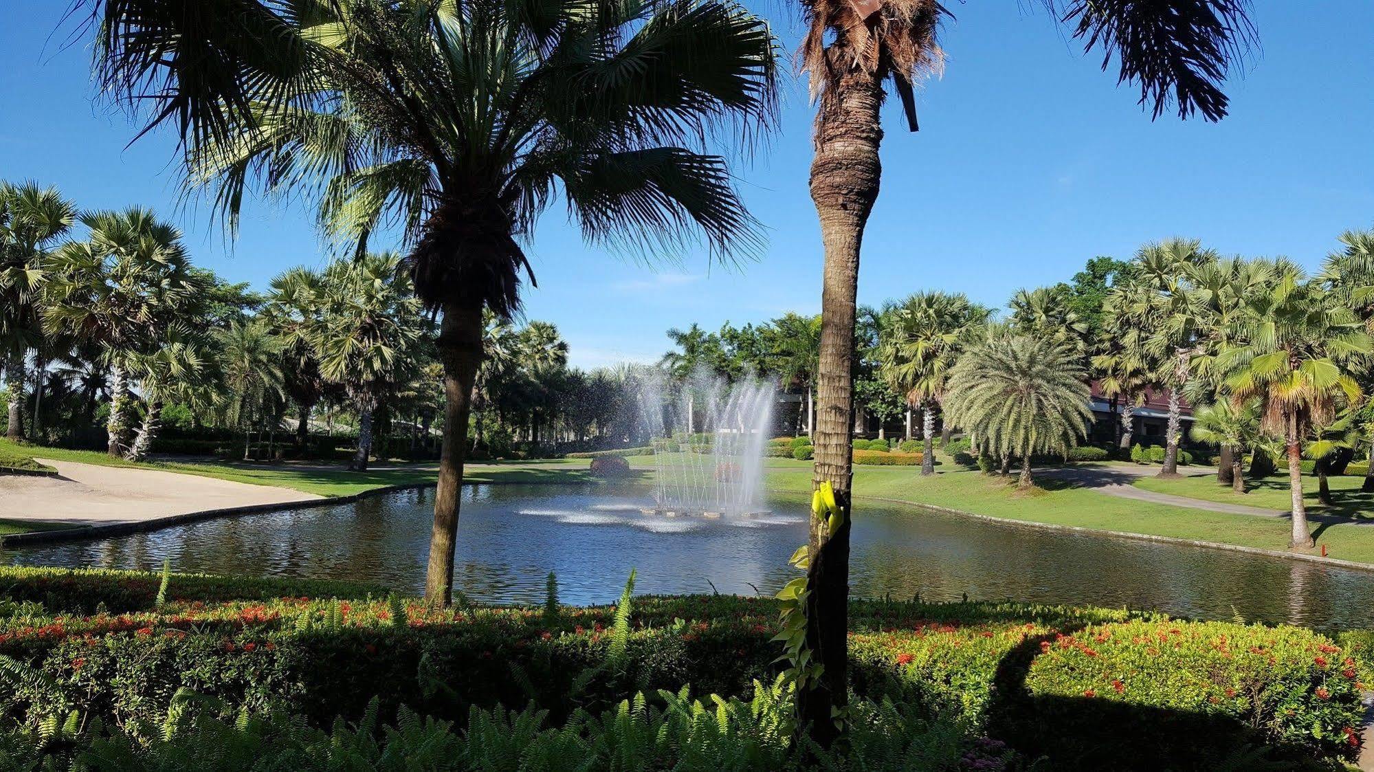Suwan Golf & Country Club Hotel Nakhon Pathom Eksteriør billede