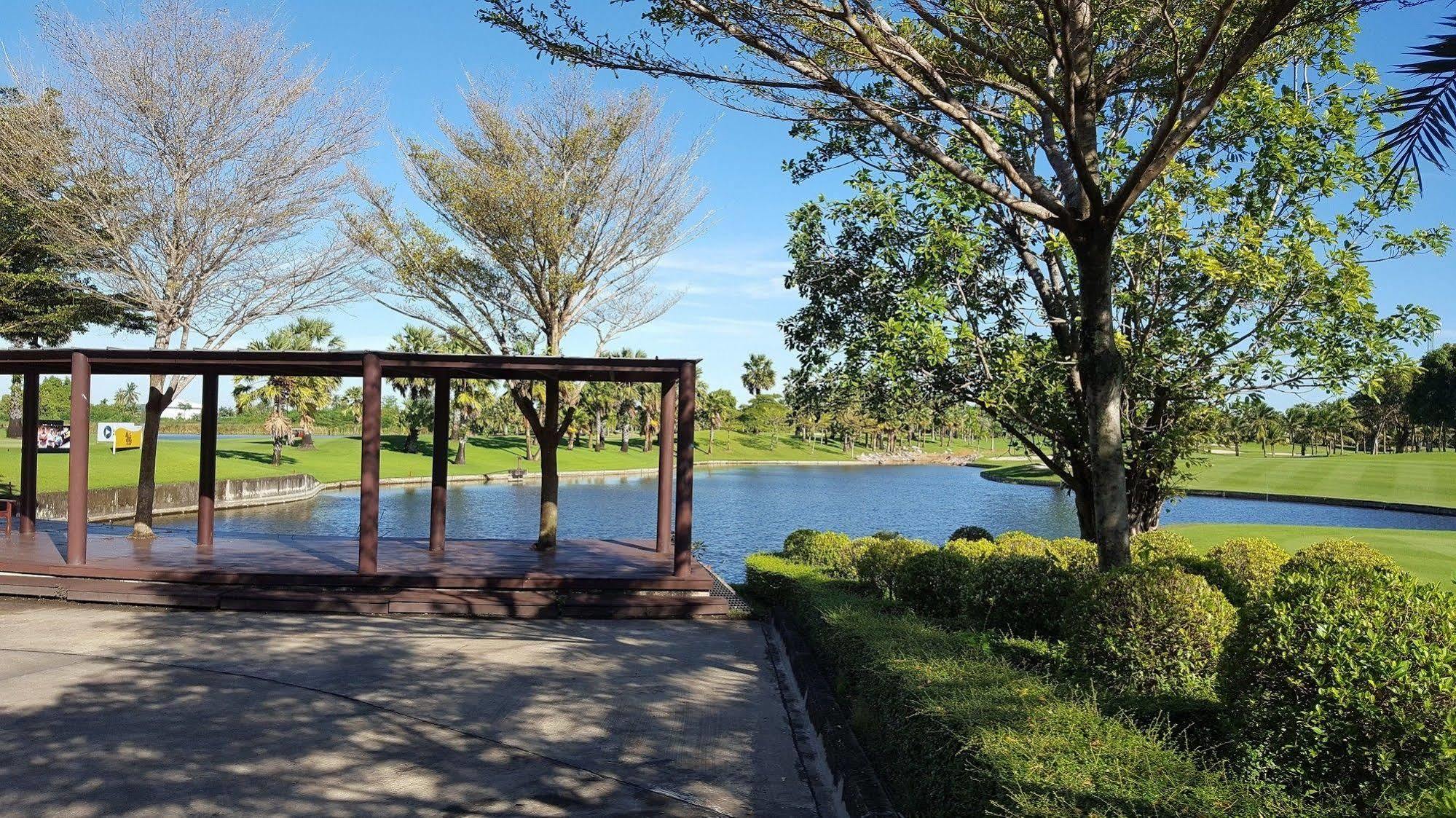 Suwan Golf & Country Club Hotel Nakhon Pathom Eksteriør billede